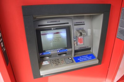 evitar ser víctima de fraudes en cajeros automáticos